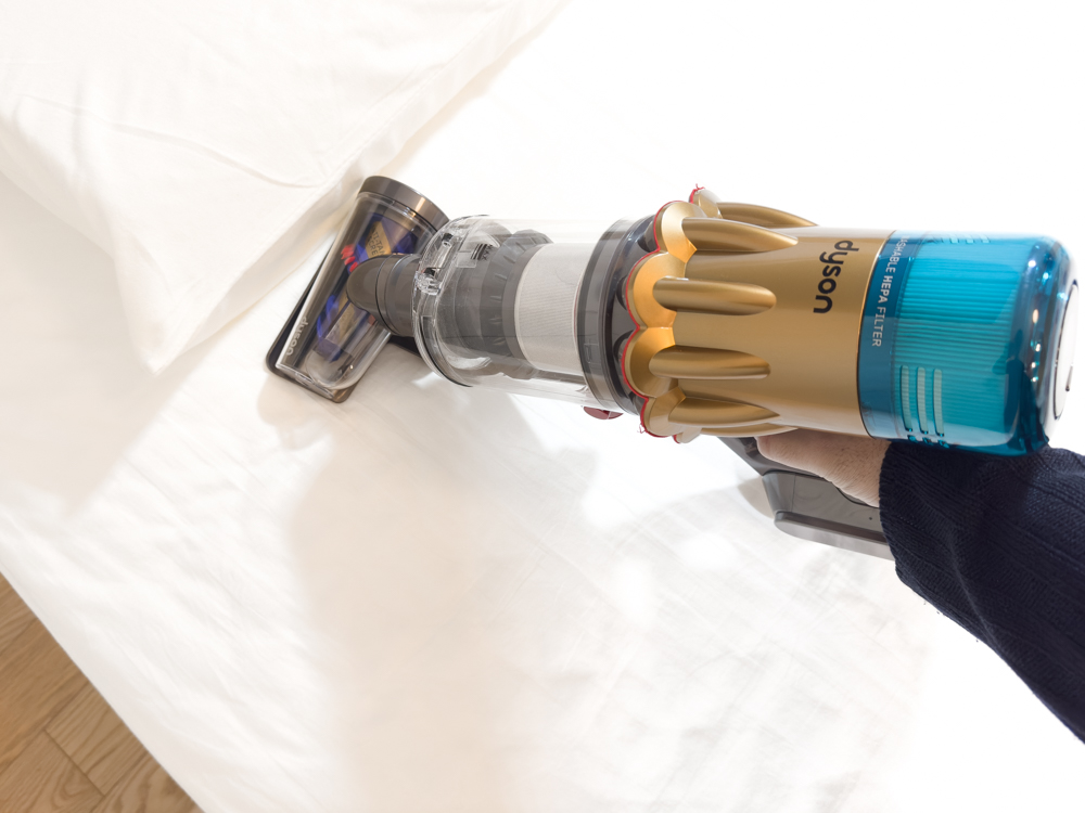 dyson-digitalslim-bedroom